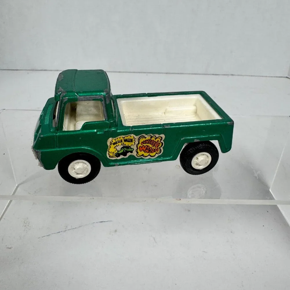 Vintage TootsieToy Trucks Lot of 4 • Diecast‎ Vehicles • Mini Toy Trucks • Mixed